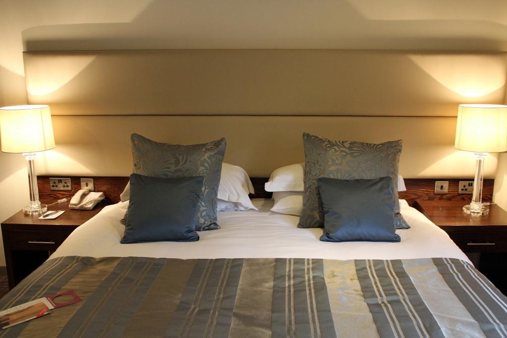 The Legacy Rose & Crown Hotel Salisbury Habitación foto